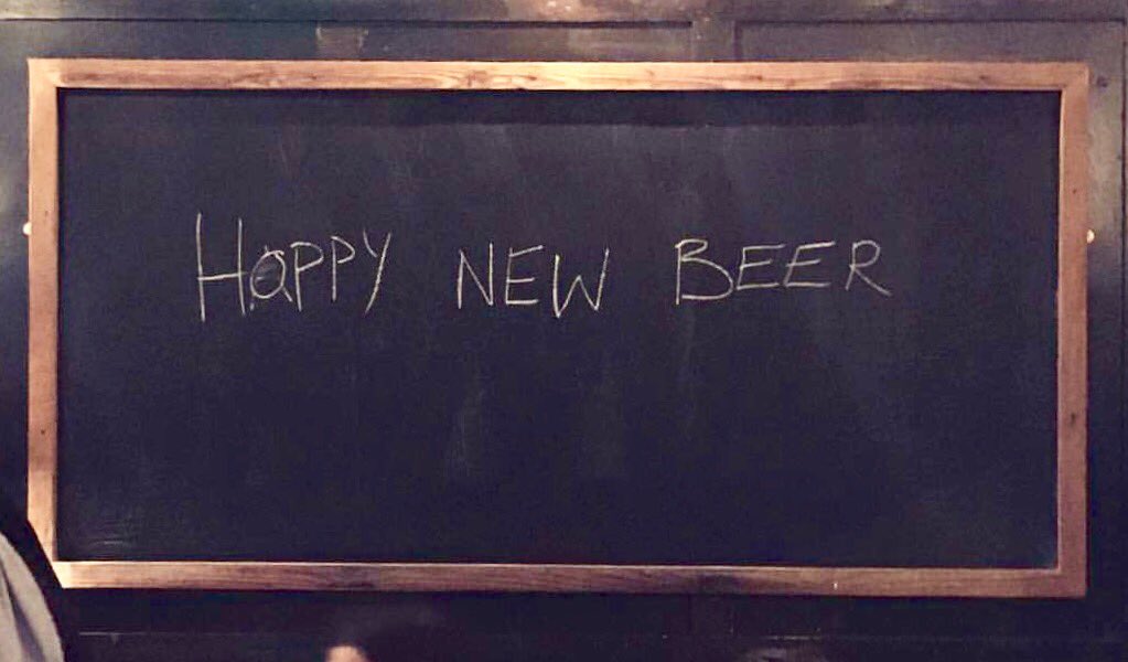 GreyLondon's tweet photo. We like how this pub realised the potential for a second pun right at the last minute. https://t.co/NclkhxN3Yp