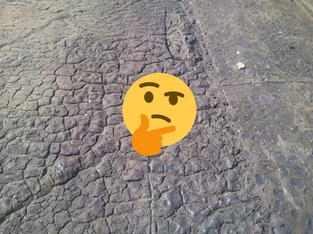 BitumenDak's tweet image. Craquelé, of lichte scheurvorming, ontstaat door verwering van het #bitumen onder invloed van UV-straling en vocht #dakbedekking #dak