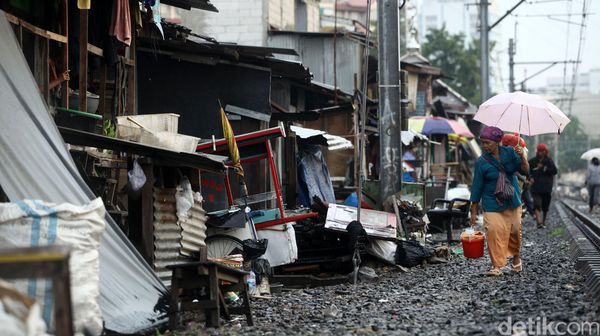 detikcom's tweet photo. BPS: Harga Rokok Naik Tidak Ada yang Komplain, Beda dengan Beras https://t.co/6MH4cVkiZA via @detikFinance https://t.co/jlwpnqTi2F