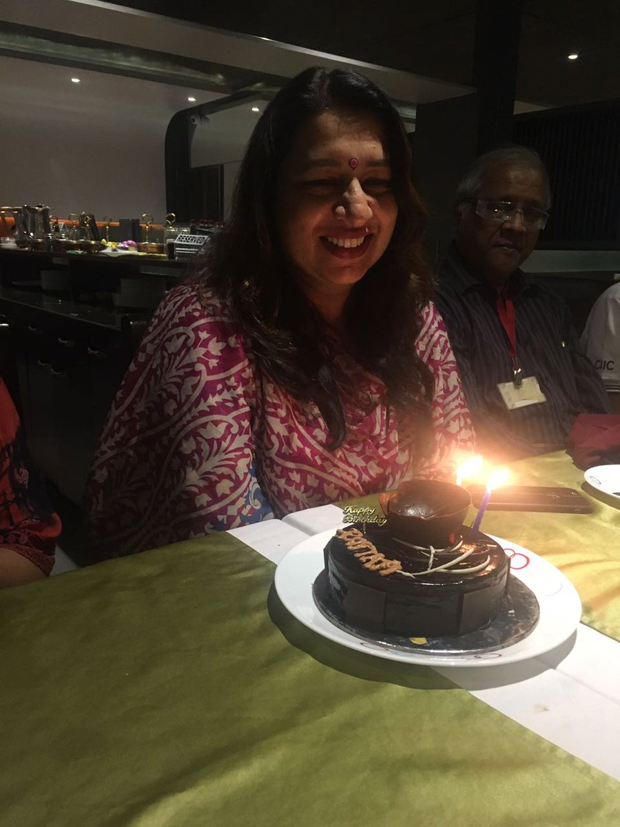 CIICSPJIMR's tweet photo. Because when we do something, it comes from our heart
(Belated) Happy Birthday to one of the coolest Profs at @SPJIMR - @RatikaPGore Ma'm :) https://t.co/oWt4kiGoFz