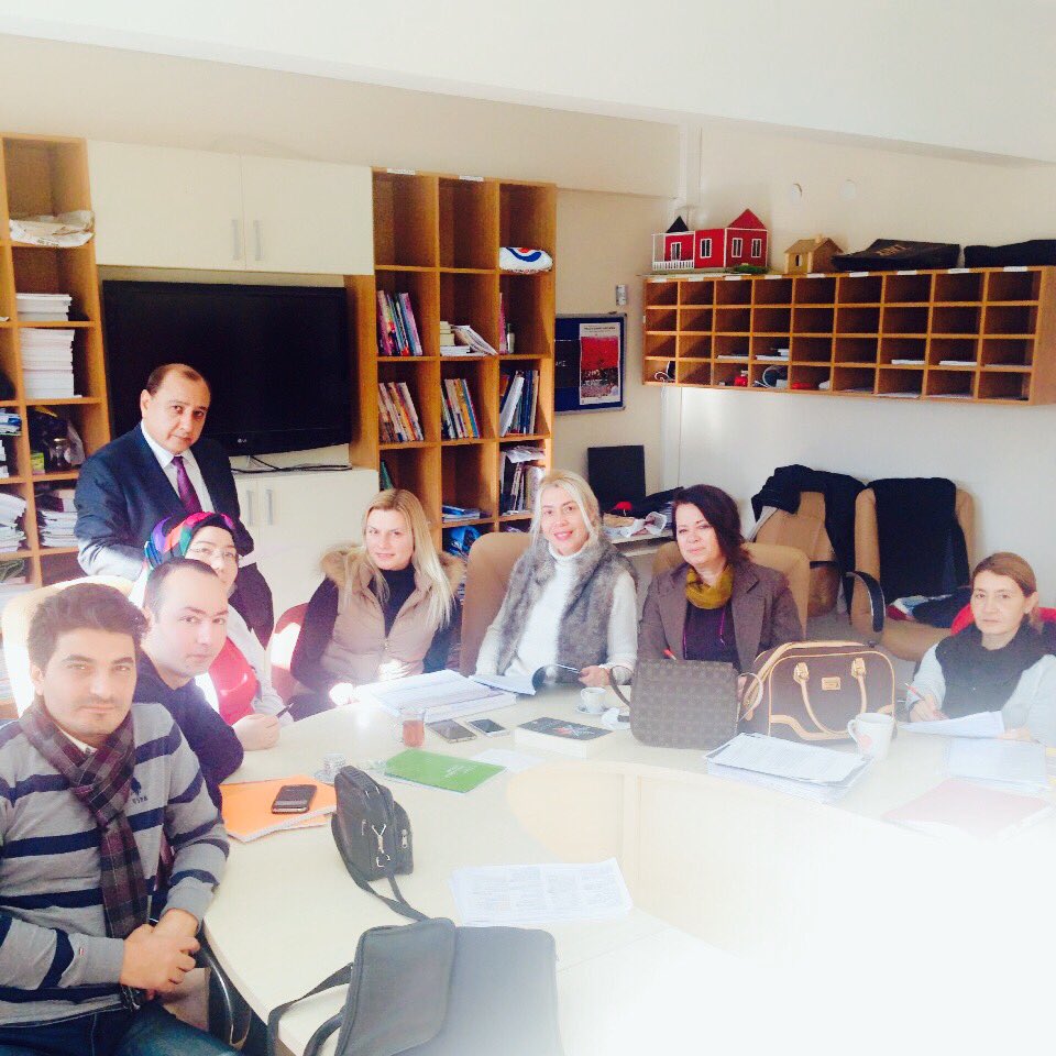 Öğle arası  öğretmenler çalışmaya devam ediyor  <a href="/birdostgs/">Yeşilköy 50.Yıl Anadolu lisesi@50.yıl.Anadolu Lis.</a> @HilalhilaallA <a href="/yurdalcaglar/">yurdal çağlar</a> <a href="/faruk_kahraman/">faruk kahraman</a>