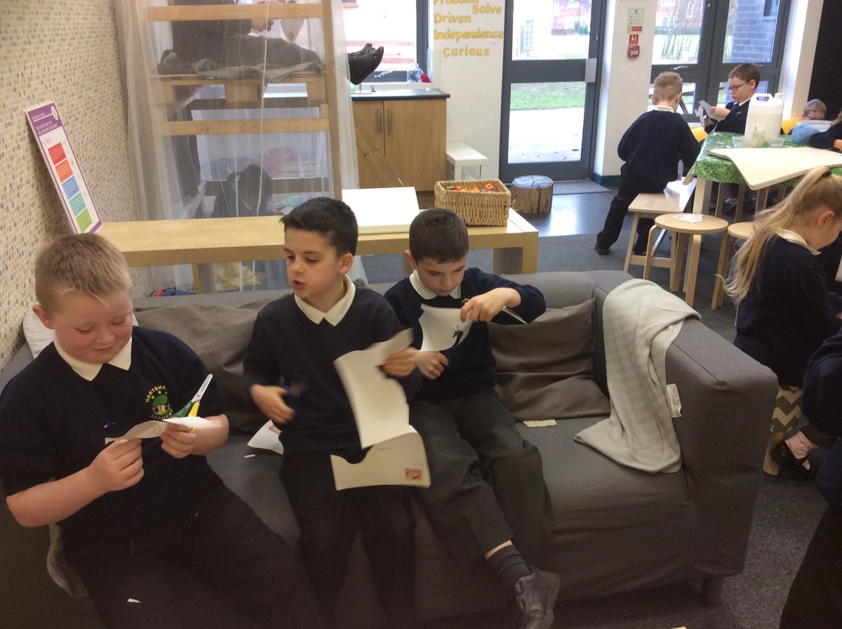 Harts_1T's tweet photo. Project launch today! We are loving our new collaboration areas! @Class5harts @hartsholmeacad https://t.co/nz29zKKTgw