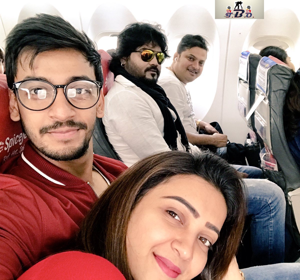 TollyBanglaBox1's tweet photo. The year 2k17 starts wth thse lovely ppl.. #shoot #prod104 @biswanathpaltu @KoushaniMukher1 @bonysengupta @VenkateshFilms @SurinderFilms https://t.co/BuWhdV6i6m