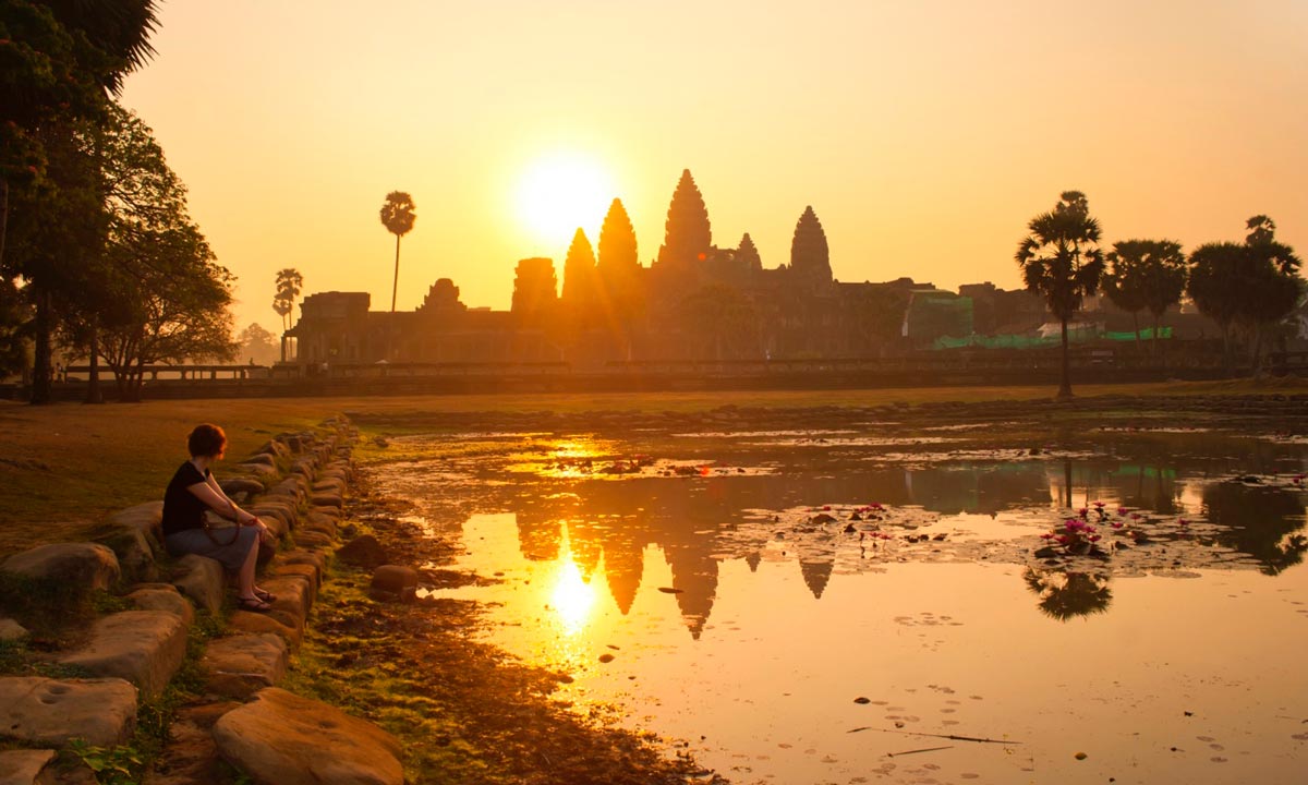 rutascamboya's tweet photo. #FelizMartes aún más observando el atardecer en #Ankgorwat #Camboya #ViajarEsVivir 
https://t.co/2p5YGCr8uI https://t.co/7uwW7sdU4Q