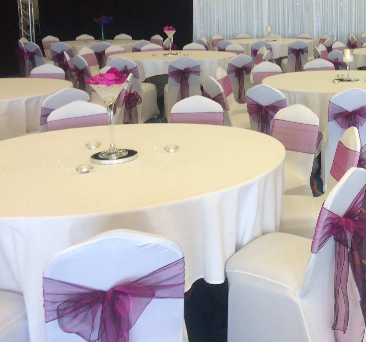 RevereEvents's tweet photo. #FloralPavillion #wedding #venue dressing https://t.co/L3lugWuM3w