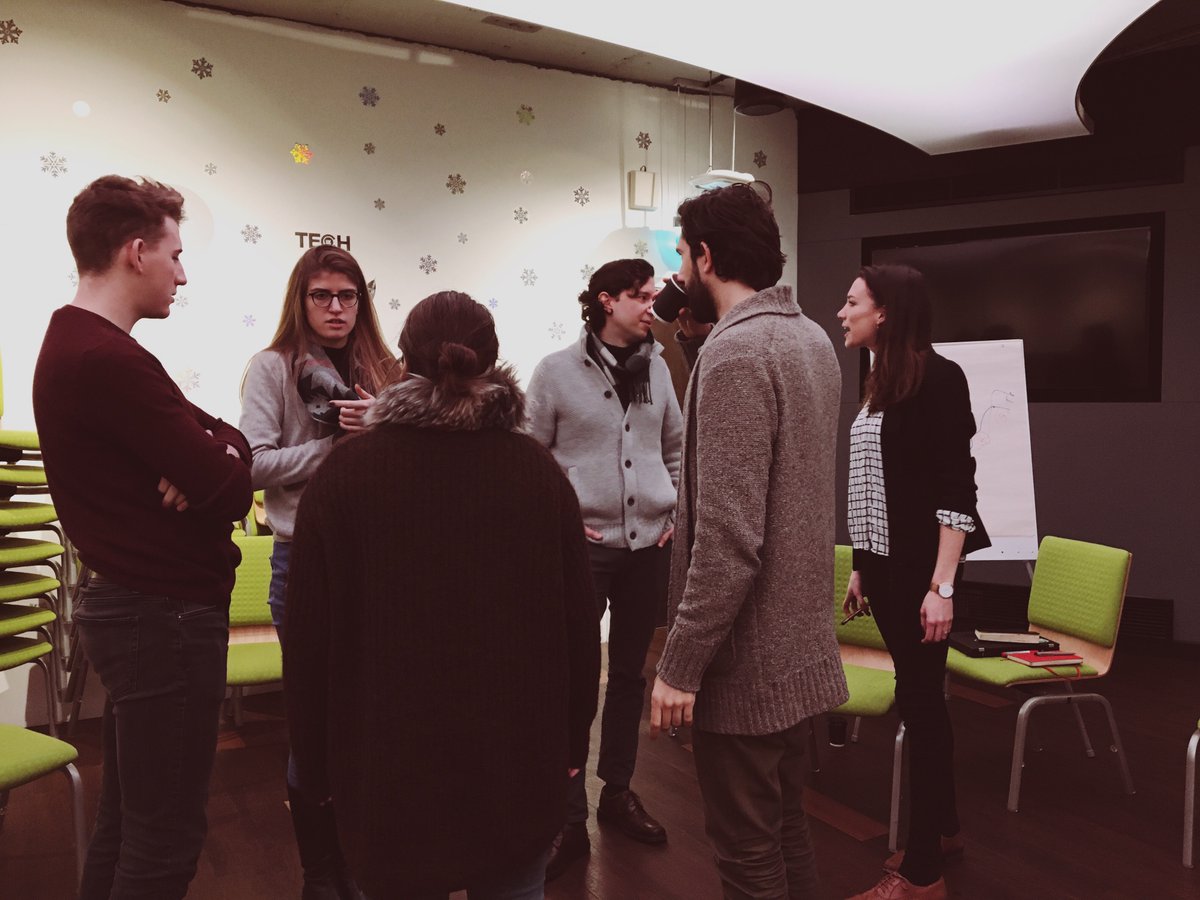 Pure gold story-telling - the awesome @ginnybown  Coaching for <a href="/AmplifyPresent/">AmplifyPresentations</a> for <a href="/Sbootcamp/">Startupbootcamp</a> @sbcIoT_Devices