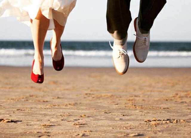 BridaLoop's tweet image. Jump into the new year with BridaLoop! Sell your #wedding dress or bag yourself a #bargain! #bridetobe #letsdothis #firstdayback #bride