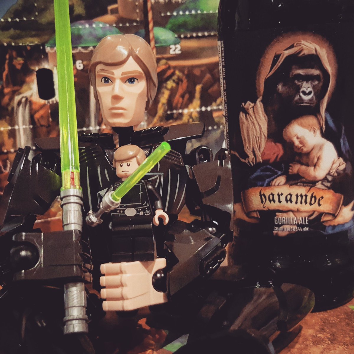🎁Day 19 - 🎄The End
Luke Skywalker &amp; Harambe
⚔️♘🍺🐵
#Lego #StarWars #AdventCalendar #CraftBeer #BricksAndBeer #BuildingWithCraft #Harambe