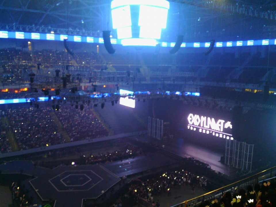seluever's tweet photo. I am so glad to be part of SILVER OCEAN! #AlmostAYearNow #SeeYouSoon https://t.co/EC3EdS8cTi
