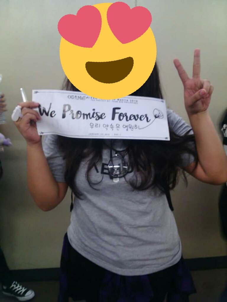 seluever's tweet photo. I am so glad to be part of SILVER OCEAN! #AlmostAYearNow #SeeYouSoon https://t.co/EC3EdS8cTi