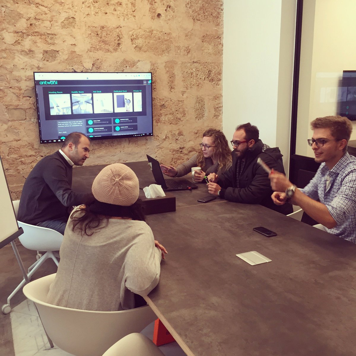 antwork's tweet image. Leave a great impression with your guests&amp;amp;clients by renting out our meeting rooms for your next big meeting! 
#agileoffice #beyondcoworking