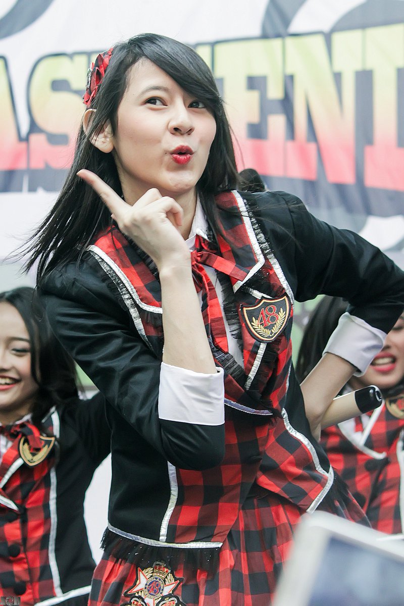 [PIC] <a href="/S_OktaJKT48/">Ayu Safira Oktaviani</a> Wuuuu manyun 😚