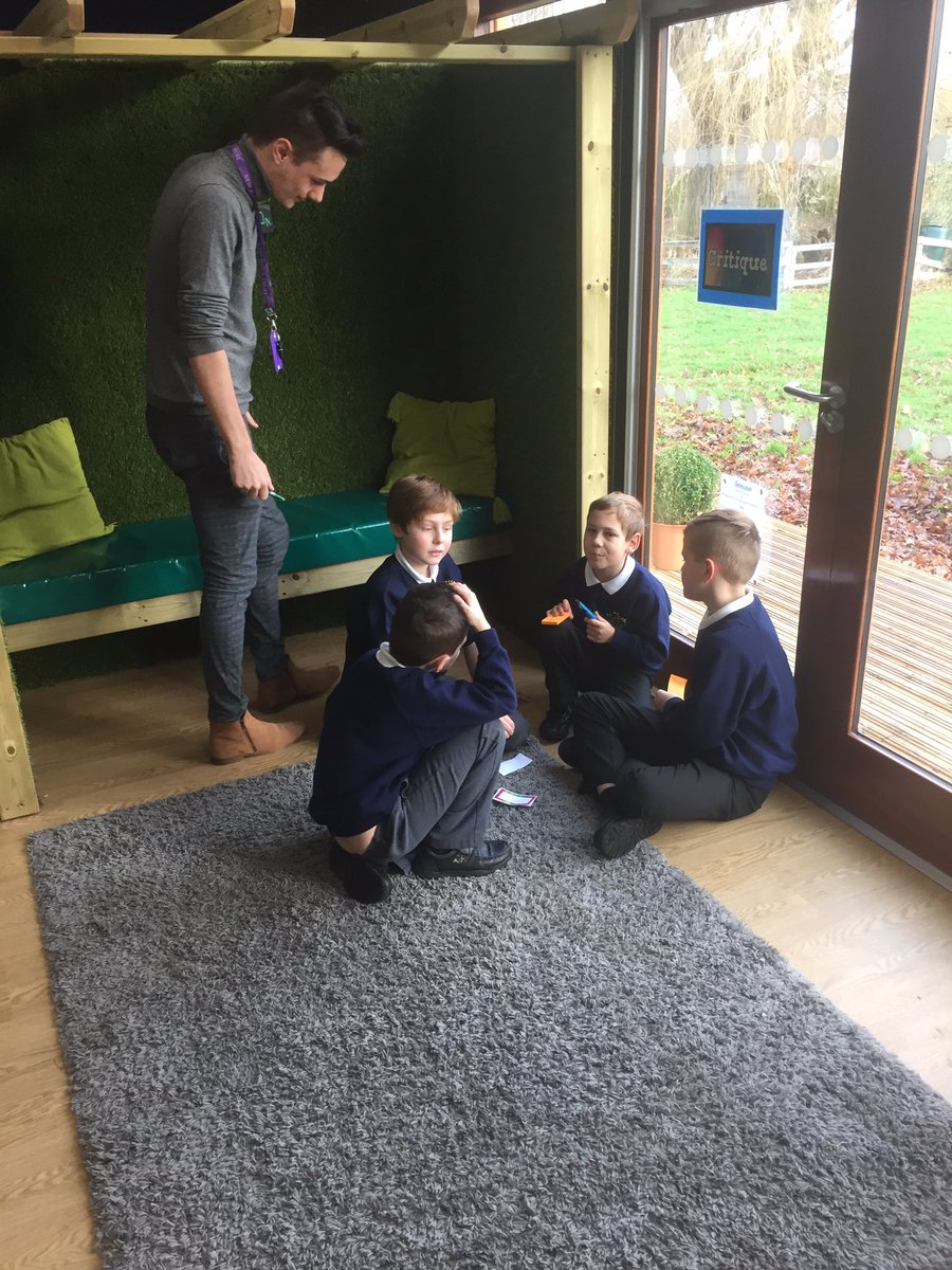 Harts_4C's tweet photo. Creating our first rubric of the term with @MrLyle_harts #calculations #launchpad #rubric #collaboration @hartsholmeacad https://t.co/v6Gt6ZcnaQ