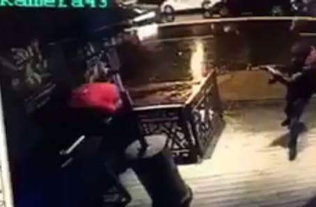 Brasil_Pre's tweet photo. Autor de ataque em Istambul é um homem de 28 anos do Quirguistão https://t.co/RZ4WeEPHzf https://t.co/6eUJJwtSRr