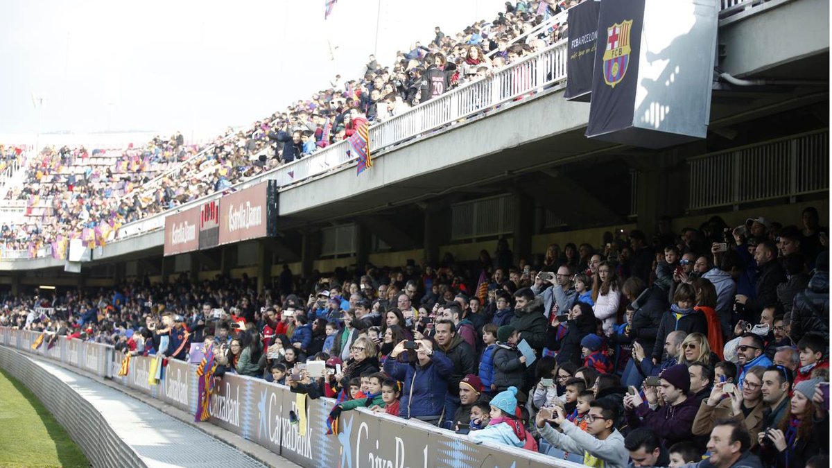 FCBarcelona's tweet photo. 👏🔵🔴 Today's crowd for the open door training session; 10,408 at the Miniestadi. Thanks, Barça fans! #FCBlive #ForçaBarça https://t.co/O2vZbfXhrp