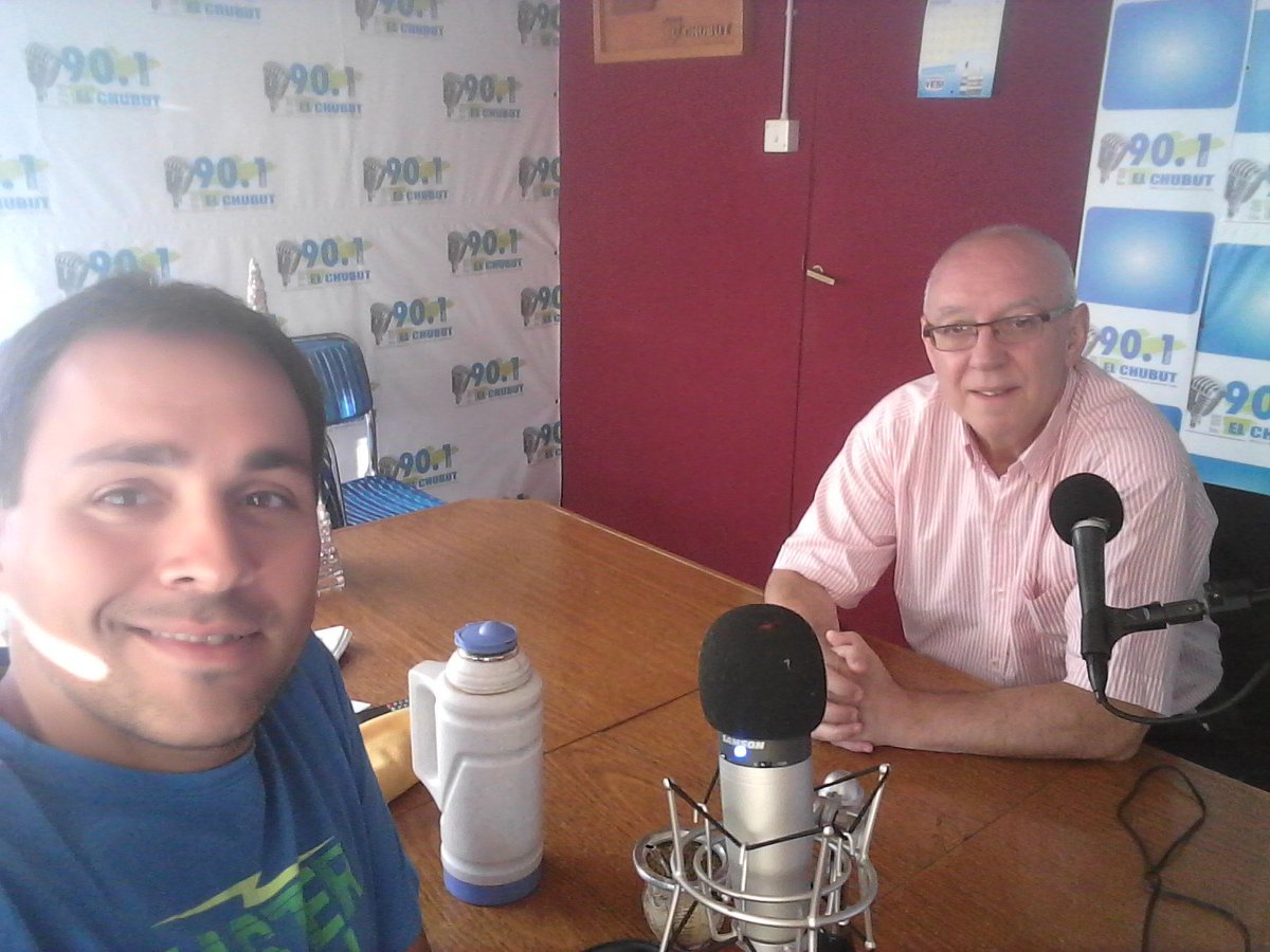 rperiodismo's tweet photo. #aprimerahora2017 #CharlaDeLosMartes #LalyMaza @TWSGobierno #Trelew, Servicios y  Política. https://t.co/72cIzVeRom