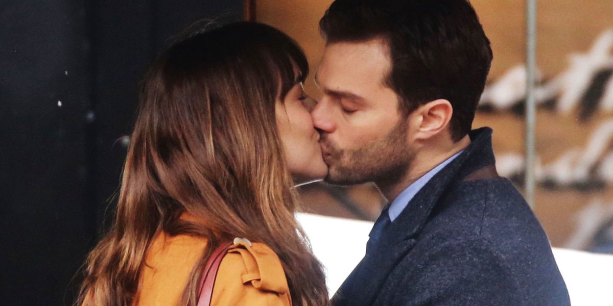 Tenemos el nuevo trailer de '50 sombras más oscuras' ow.ly/uPcT307Dxh1