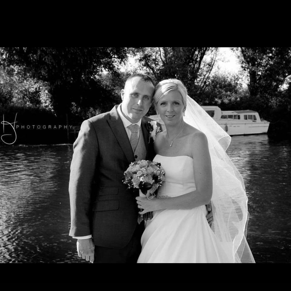 Heartbrides's tweet photo. #nofilter #realbrides #weddingdress #weddinggown #weddingday  @Heartbrides https://t.co/FRTxjFW9ZI