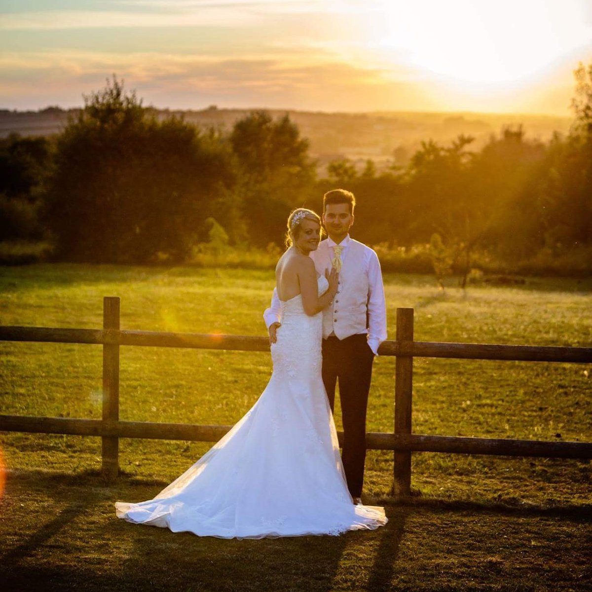 Heartbrides's tweet photo. #nofilter #realbrides #weddingdress #weddinggown #weddingday #specialday @Heartbrides https://t.co/t1KpoyGyZd