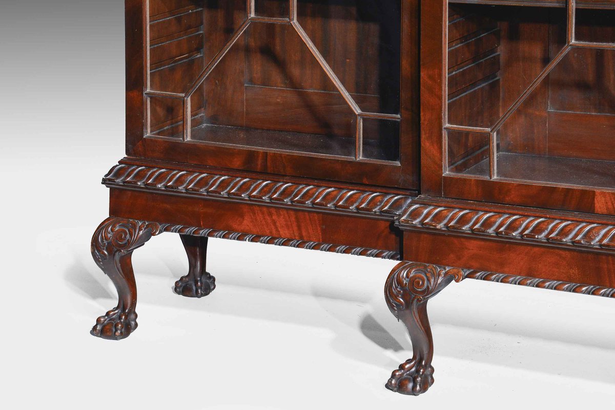 HseWindsor's tweet photo. Chippendale style triple breakfront bookcase https://t.co/AvcFUmS9Cc #breakfront #bookcase #antiques #luxuryshop #homedecor #furniture https://t.co/TpuxD5ZQ6h