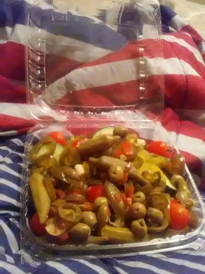 dnice64037810's tweet photo. Wondering why I can't gain my weight like I want, it's cause my dumb ass in love with eating healthy..😂😂 #SALADS 😋😍😍 https://t.co/ZxGdIgg8U2