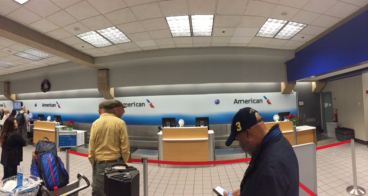 DaniCouger's tweet photo. Hey @AmericanAir I love you guys but as EXP, no one at priority desk for over 30 mins @DFWAirport is unacceptable. People are still waiting. https://t.co/lbWAv0cPqZ