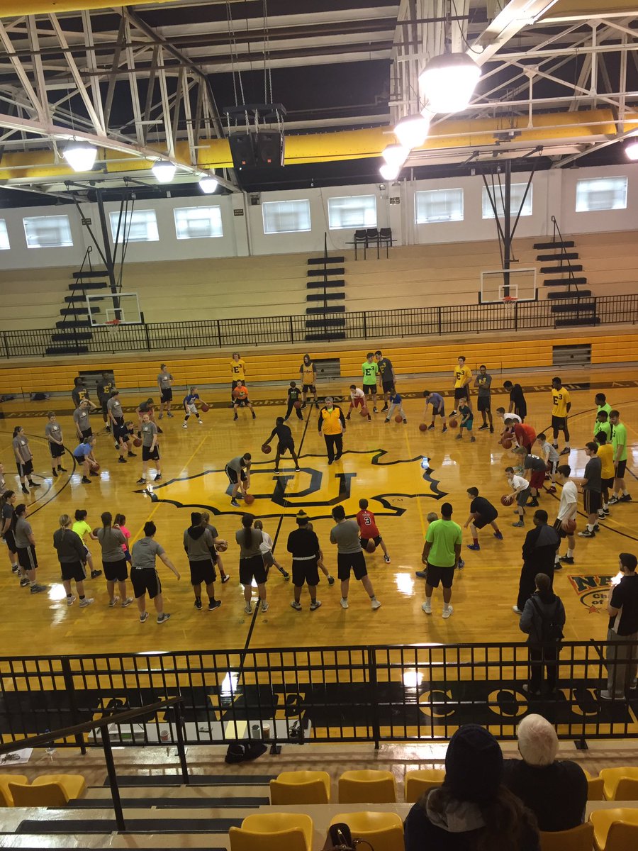 Kids camp today in Wilson Field House with <a href="/OUBravesWBB/">Ottawa Women's Basketball</a>!