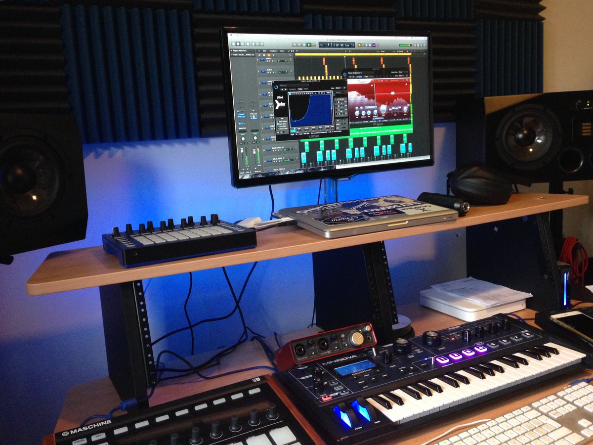 ONNErecords's tweet photo. New ONNE tracks in the making 🌚 https://t.co/GP7C8TGQgr