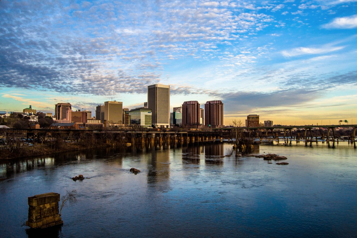 VisitRichmond's tweet photo. Need a nudge to help you fulfill those resolutions to do more exciting things in 2017? We've got some ideas! https://t.co/AiBCzZOl0o #RVA https://t.co/29XZTPORXU