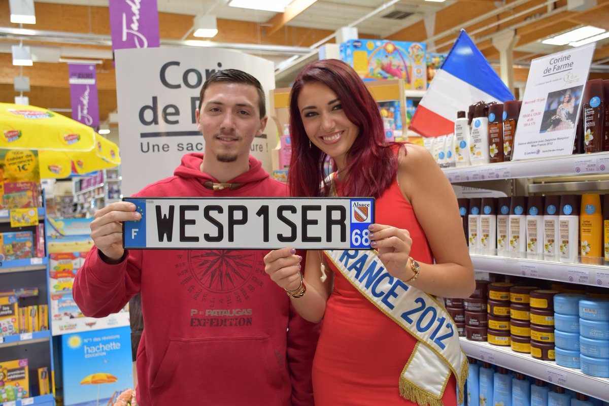 Bailly_88's tweet photo. Joyeux anniversaire @WespiserD 🎉Profite bien! Tu auras un super cadeau que j'ai hate de t'offrir a une dédicaces! Bisous #TeamWespiser 😀 https://t.co/vzcshGFOhz