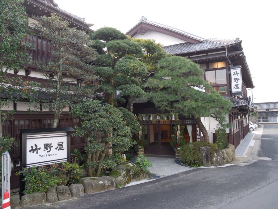 竹内まりやの実家は出雲の老舗旅館 兄弟が原因で経営難 父は4代目 アスネタ 芸能ニュースメディア