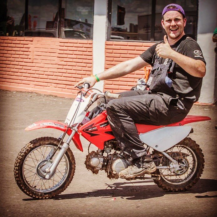 teamtoptrucks's tweet photo. Dakar achter de schermen!
#Dakar2017 https://t.co/cSlJv39pZd