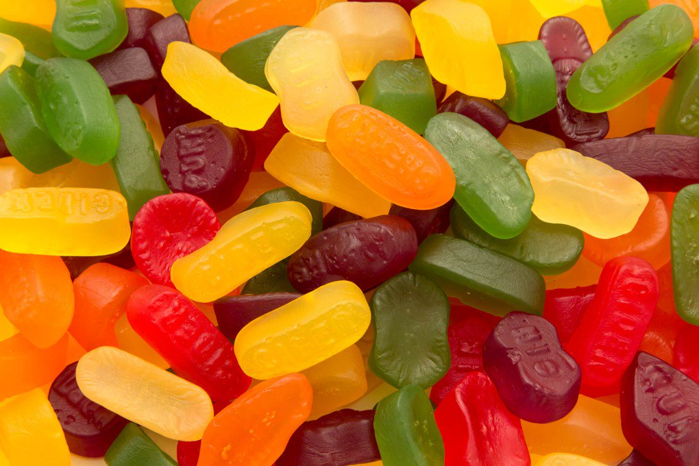 fietsmagazine's tweet photo. Herstel verstandig, eet een winegum! - https://t.co/xRFD2HqrFz https://t.co/mb5SoPj8Q3