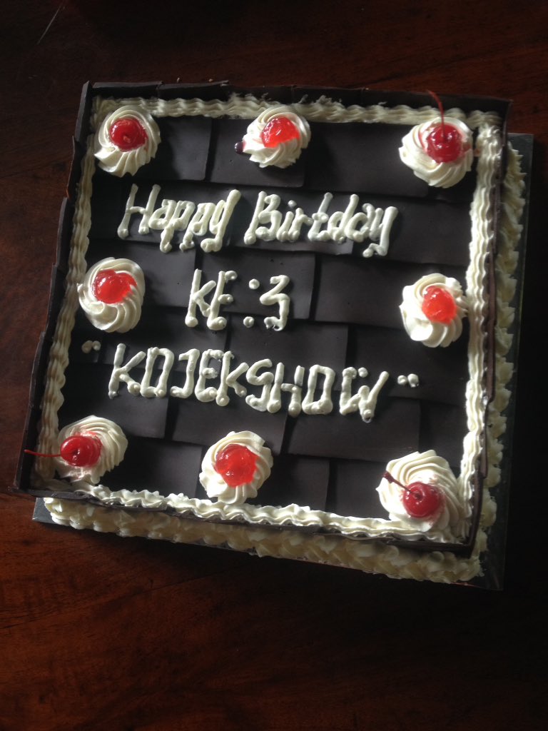 #3tahunkojekshow mksh <a href="/AmiraKareem87/">Mira Kareem</a> @ezzabenjo @kojekshow <a href="/bensradio/">bensradio</a>