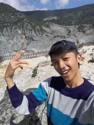 Arief_Rahman889's tweet photo. Come hangout with me > Siaran👽 on #BIGOLIVE. https://t.co/1pbptdh3Ff https://t.co/iLhlVoBkb0