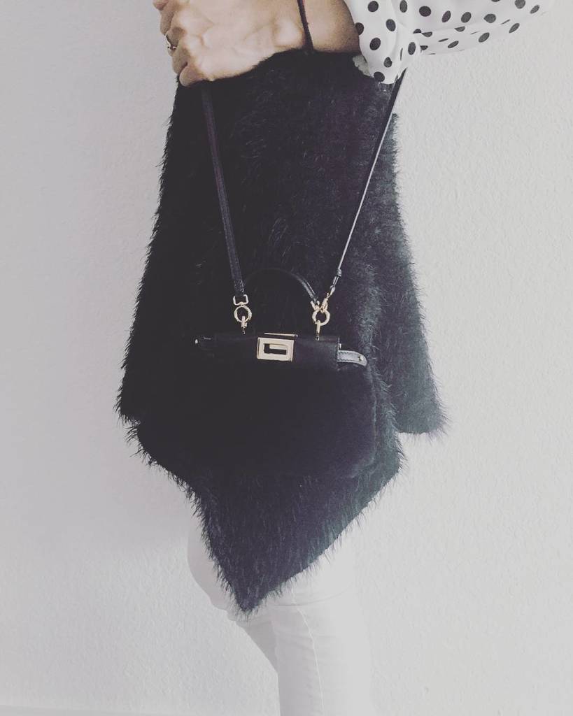 bagsaporter's tweet photo. This black Fendi #micropeekaboo  is always a winner,not only the winner of #itbag2015 . An… https://t.co/Wov3BYru9G https://t.co/AUncAAcCGF