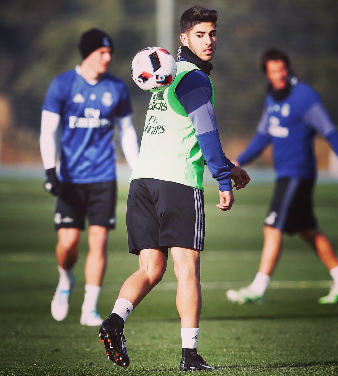 marcoasensio10's tweet photo. ¡Vuelve la competición! #HalaMadrid #RMcopa https://t.co/HyFo8RMvsW