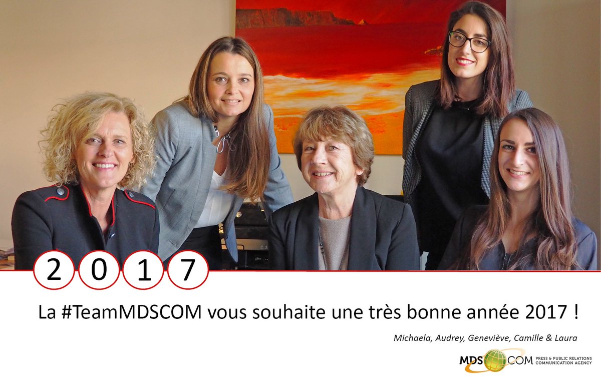 MDSCOM_AGENCY's tweet photo. La #TeamMDSCOM vous souhaite une très bonne année 2017 ! 🎉 #BonneAnnée2017 https://t.co/0bj1qNPiYQ