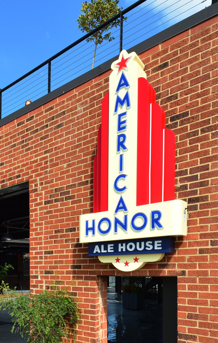 BRBrewingCo's tweet photo. @TomBarrackJr Happy NY from @AmericanHonorAH ~ May we donate craft beer to support the 2017 Presidential Inauguration? Thanks https://t.co/M1krr08pH6