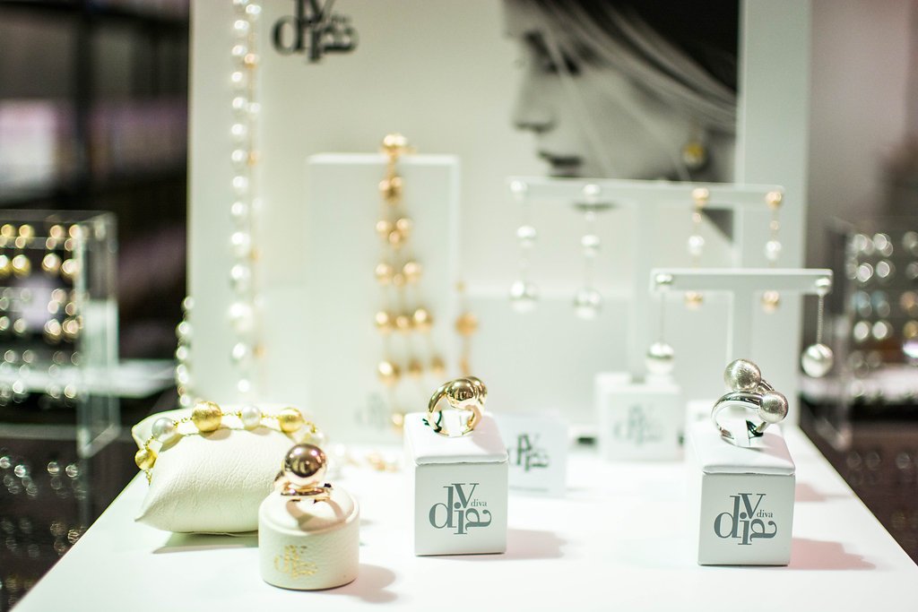 OMadeinItaly's tweet photo. @DIVAGIOIELLI Fashion jewelry for everyday life conceived for the woman on the move #MadeinItaly #NewYork #women #fashion #Rings #necklace https://t.co/uiUeMvKIDQ