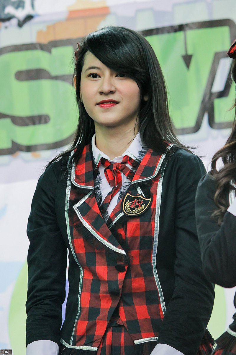 [PIC] <a href="/S_OktaJKT48/">Ayu Safira Oktaviani</a> Ayu Safira
