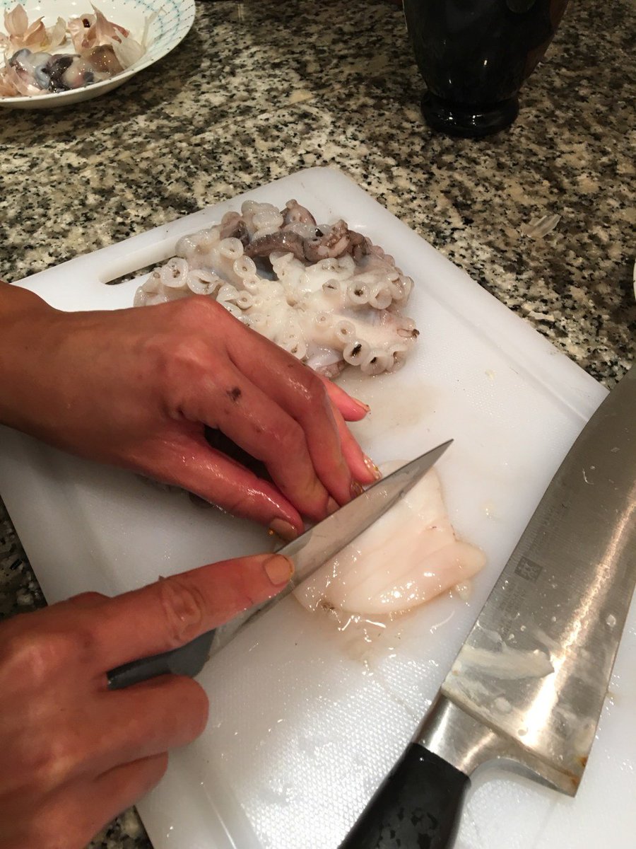 eatingininstead's tweet image. My first cooking lesson of 2017: How to clean fresh octopus eatingininstead.com/2017/01/03/my-…