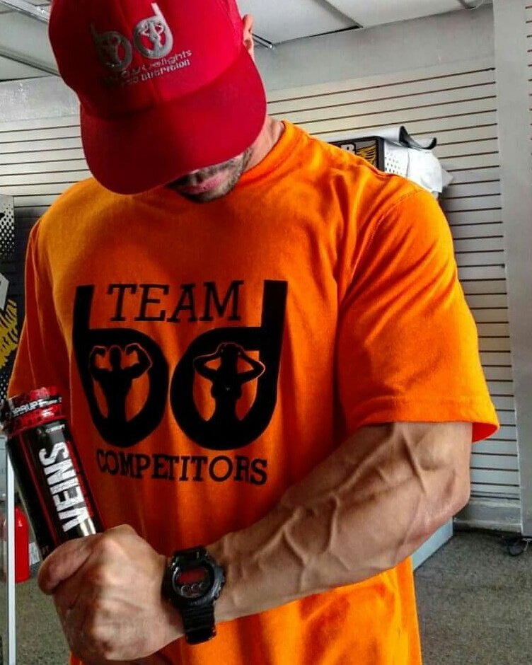 robbygunzotti's tweet photo. Do you like veins??? 206 N Franklin Avenue Nutley NJ for your top of the line supplements... #BodyDelights #NJ #Nutley #NutleyNJ #RobbyGunz https://t.co/eqnVgxxhkA