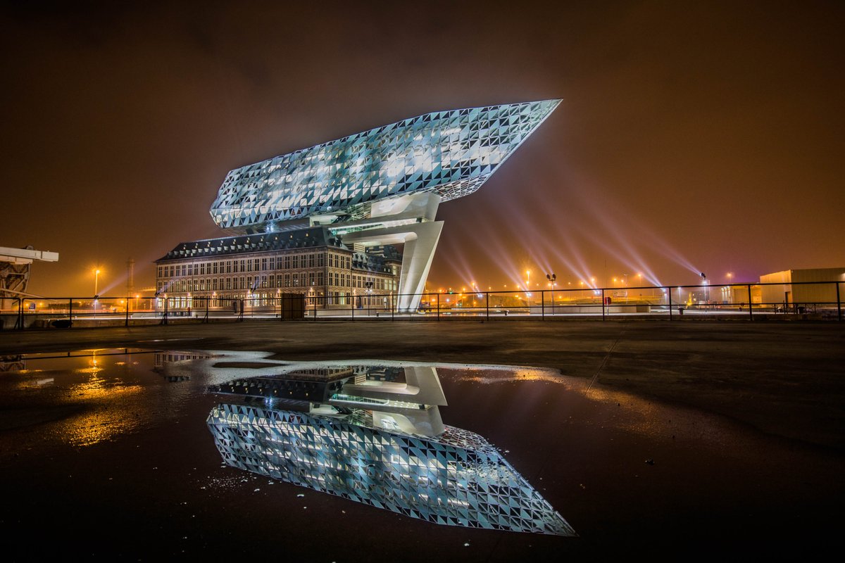 DenAntwerpenaar's tweet photo. Dees vongde maan volgers den beste foto van 2016! Mor dees joar gonnek der nog veul beter moake! Dus houwet in de smiezen aj! https://t.co/CurW31Uy8S