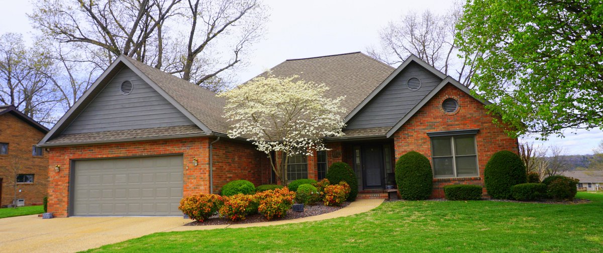 BuyBransonHome's tweet photo. #Golf Front #Home #BransonMissouri 1 Level 
$219,900
https://t.co/Zd4X0JQwYk
#ParkerStoneRealtor #RealEstate #KellerWilliams #PointeRoyale https://t.co/7IBZV3UZhN