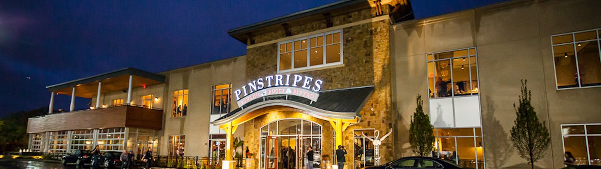 IndustryNightIn's tweet photo. Industry Tuesday! @PinstripesBBB #TravelTuesday Chicago #TuesdayMotivation bowling #TacoTuesday #bocce #bistroroyal #industrynight https://t.co/cmWCZOO7Yw