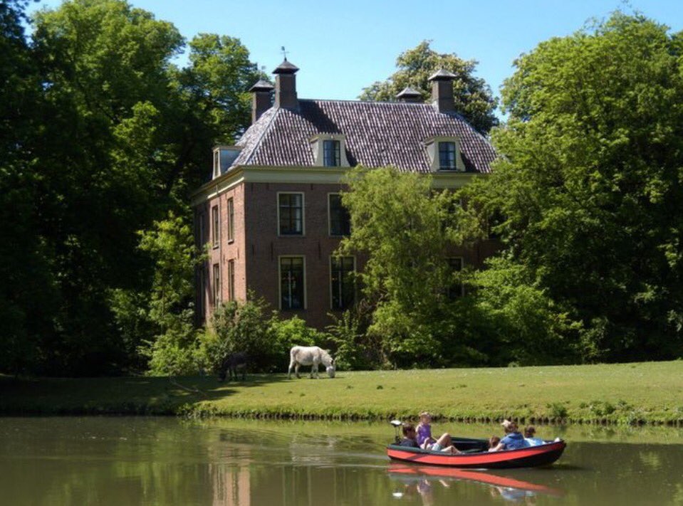 Een jaar Huis Rhijnauwen in 2 minuten, erg mooi! vimeo.com/197704637?ref=…