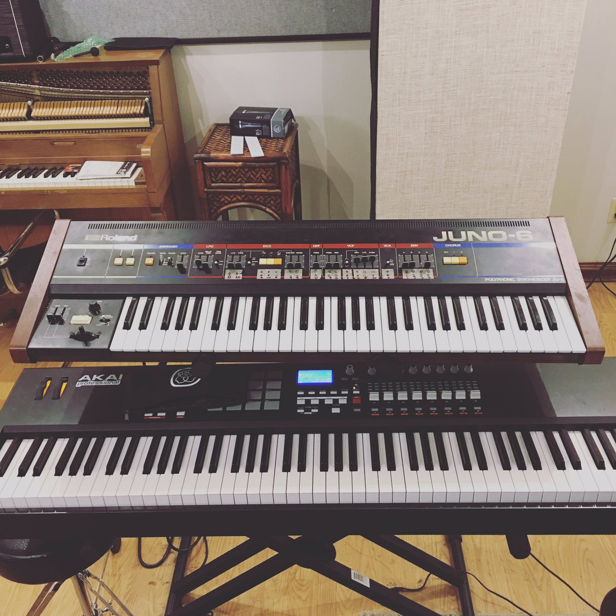 vmresource's tweet image. Using this sweet Juno as the center piece of a new track!  #rolandjuno #vintagekeyboards #vintage #filmmaker #music