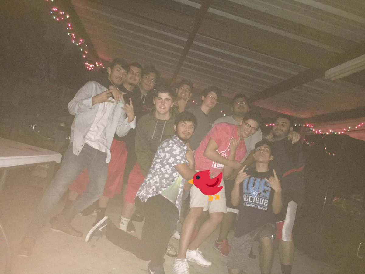 DylanOtvku's tweet image. Late as shit but these guys are family  #TrainSquad