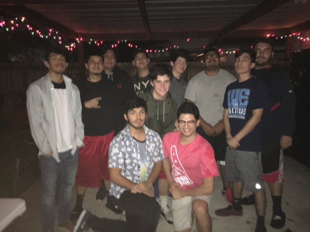 DylanOtvku's tweet image. Late as shit but these guys are family  #TrainSquad